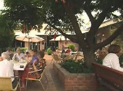 Georgies Cafe Restaurant - Tourism Noosa 2