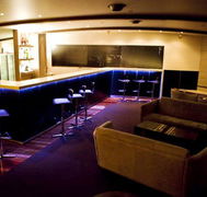 Bond Lounge - Tourism Noosa