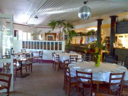 Clifton Capers Bar & Grill - Tourism Noosa 1