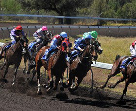 Alice Springs Turf Club - Tourism Noosa 0