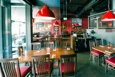 TGI Fridays Restaurant & Bar - Tourism Noosa 0