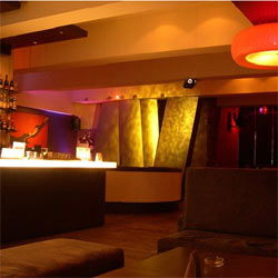 Champagne Lounge - Tourism Noosa 1