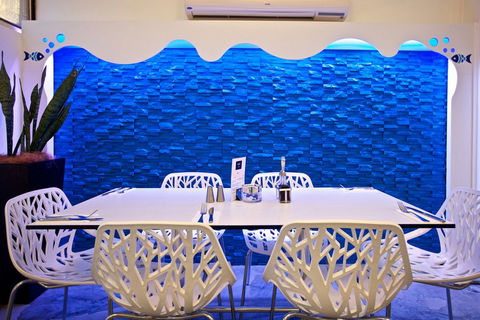 Fish Roe Gourmet Fish & Chippery - Tourism Noosa 2
