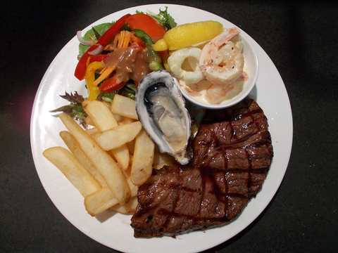 Berserker Tavern - Tourism Noosa 1