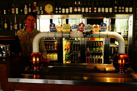 Linga Longa Inn - Tourism Noosa 1