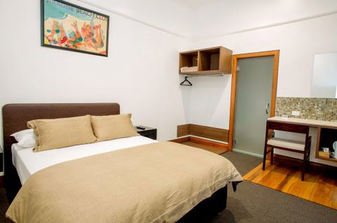 The Pier Hotel - Tourism Noosa 2