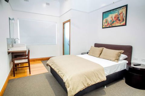 The Pier Hotel - Tourism Noosa 5