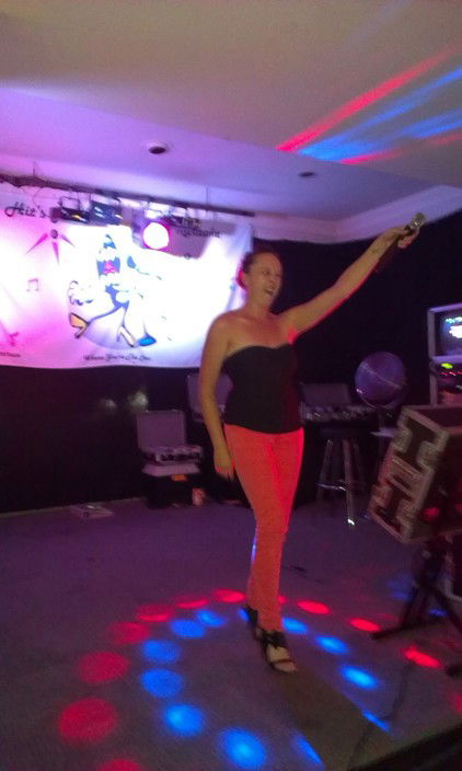 Hits Alive Karaoke & DJ's - Tourism Noosa 3