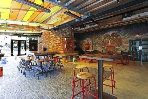 The Grovedale Hotel - Tourism Noosa 0