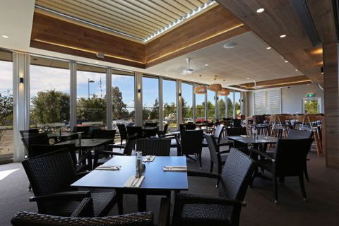 The Grovedale Hotel - Tourism Noosa 1