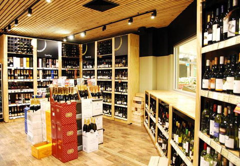Vintage Cellars - Tourism Noosa 4