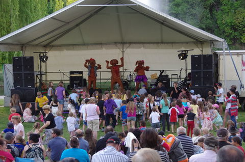 Regional Australia Bank Inverell Sapphire City Festival - Tourism Noosa 1