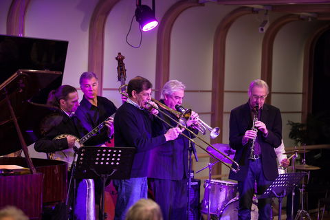 Devonport Jazz - Tourism Noosa 1