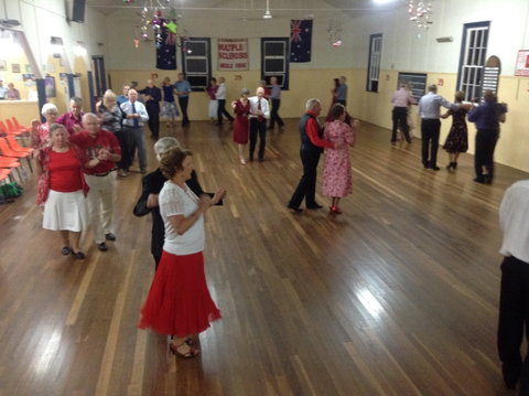 Old Time Dance - Tourism Noosa 0