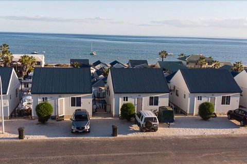 Oceanside Village - Tourism Noosa 4