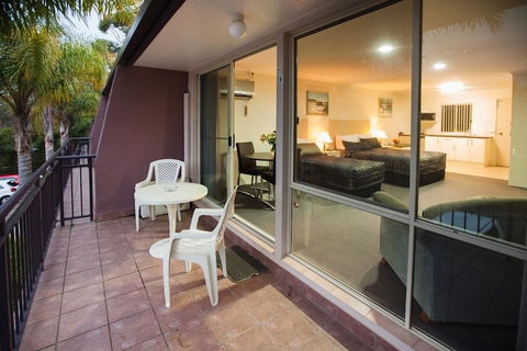 Fairway Motor Inn - Tourism Noosa 1