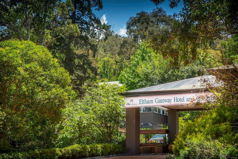 Eltham Gateway Hotel - Tourism Noosa 0