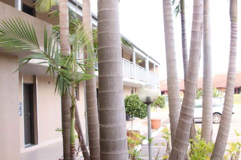 Galaxy Motel - Tourism Noosa 4