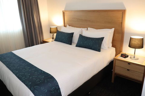 Fawkner Executive Suites & Serviced Apartments - Tourism Noosa 4