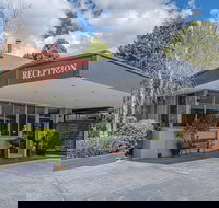 Cotswold Gardens - Tourism Noosa