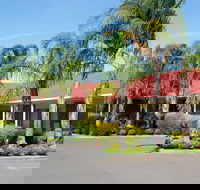 Pines Country Club Motor Inn - Tourism Noosa