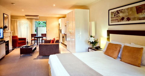 Falls Mountain Retreat - Tourism Noosa 3