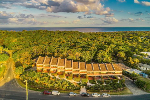 A Perfect Stay - 11 James Cook Apartments - Tourism Noosa 2