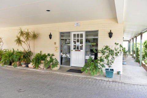 Pioneer Motel - Tourism Noosa 6