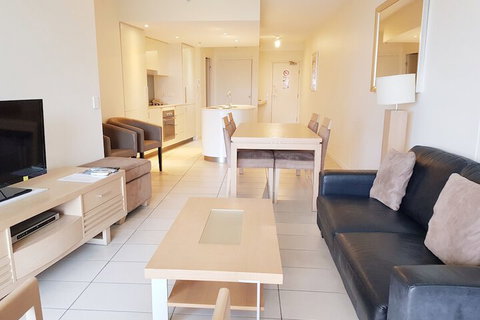 Blue C Coolangatta - Tourism Noosa 4