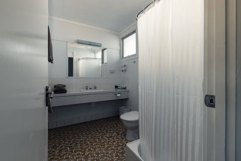 Barclay Motor Inn - Tourism Noosa 5