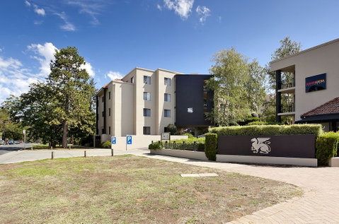 Astra Apartments - The Griffin - Tourism Noosa 2