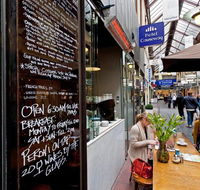 Hotel Causeway - Tourism Noosa