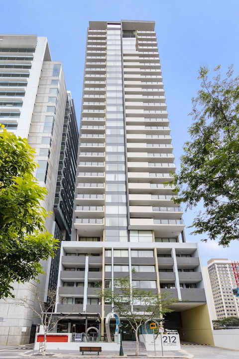 Oaks Brisbane On Margaret Suites - Tourism Noosa 0