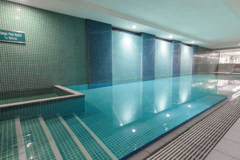 Oaks Glenelg Plaza Pier Suites - Tourism Noosa 1