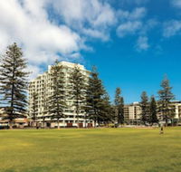Oaks Glenelg Liberty Suites - Tourism Noosa