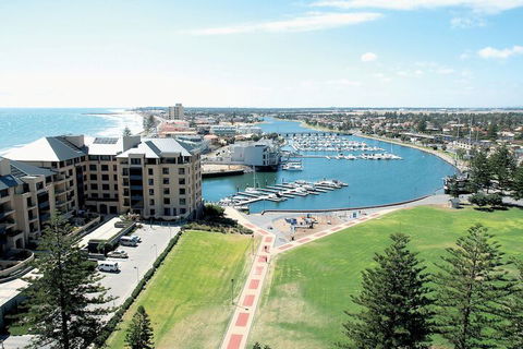 Oaks Glenelg Liberty Suites - Tourism Noosa 4