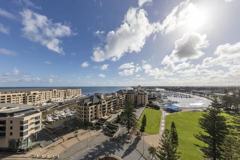 Oaks Glenelg Liberty Suites - Tourism Noosa 7