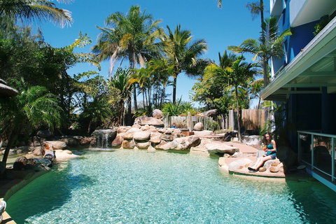 Ocean International - Tourism Noosa 5