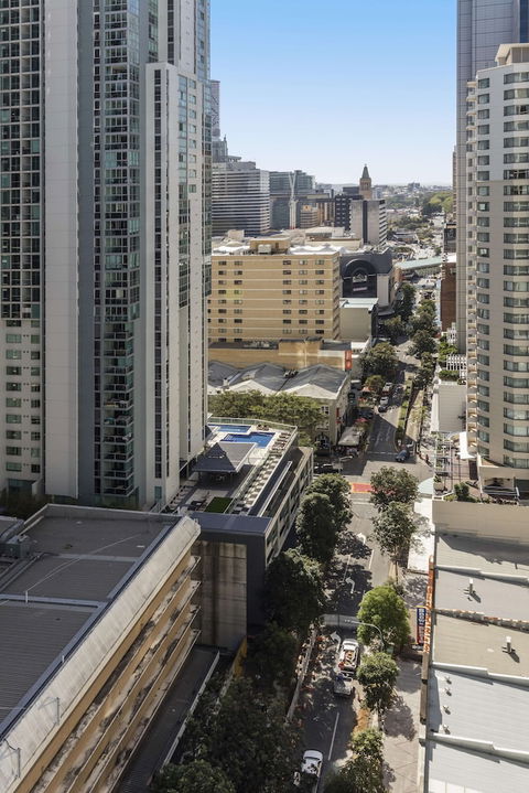 IStay River City Brisbane - Tourism Noosa 1