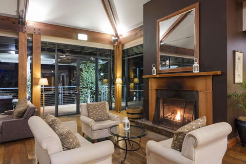 Oaks Cypress Lakes Resort - Tourism Noosa 0
