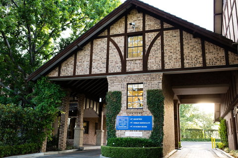 Grand Mercure The Hills Lodge - Tourism Noosa 3