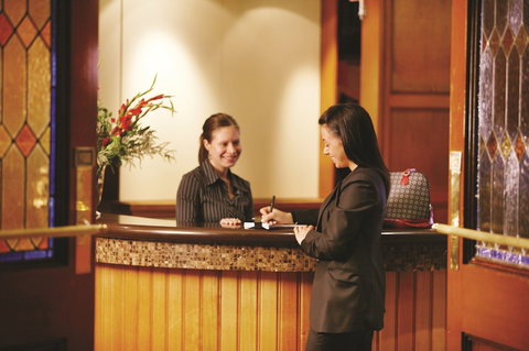 Hotel Bruce County - Tourism Noosa 6