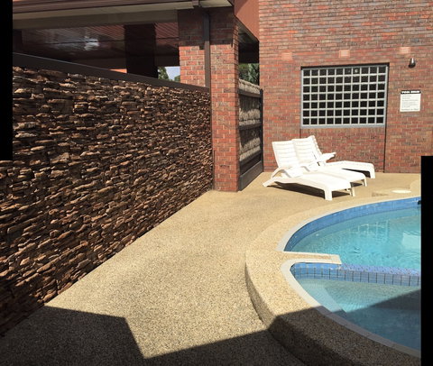 Hotel Bruce County - Tourism Noosa 3