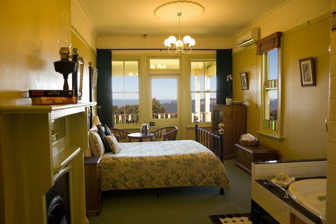 Moments Mountain Retreat - Tourism Noosa 6