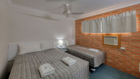 Gunsynd Motor Inn - Tourism Noosa 3
