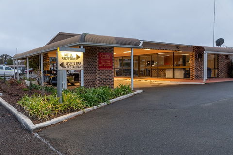 Club Inn Motel - Tourism Noosa 0