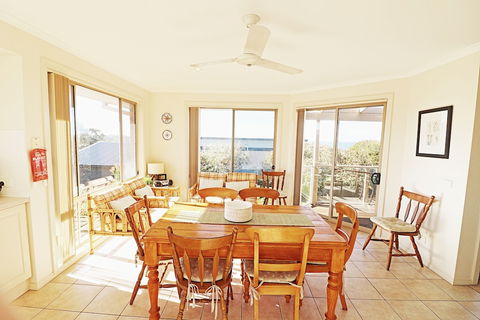 Ella Bleu - Tourism Noosa 1