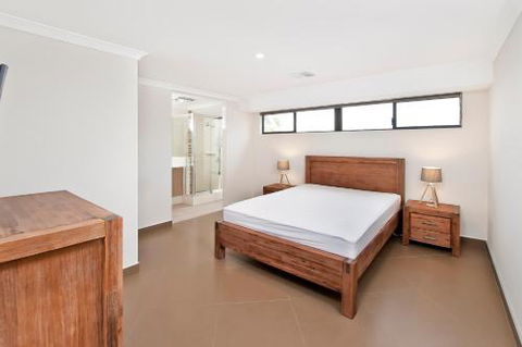 Ocean Walk Abbey Beach - Tourism Noosa 1