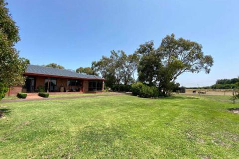 Jacaranda Wey B & B - Tourism Noosa 2