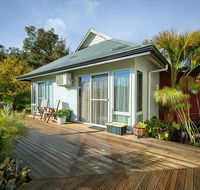 Glenelg on King Bed  Breakfast - Tourism Noosa